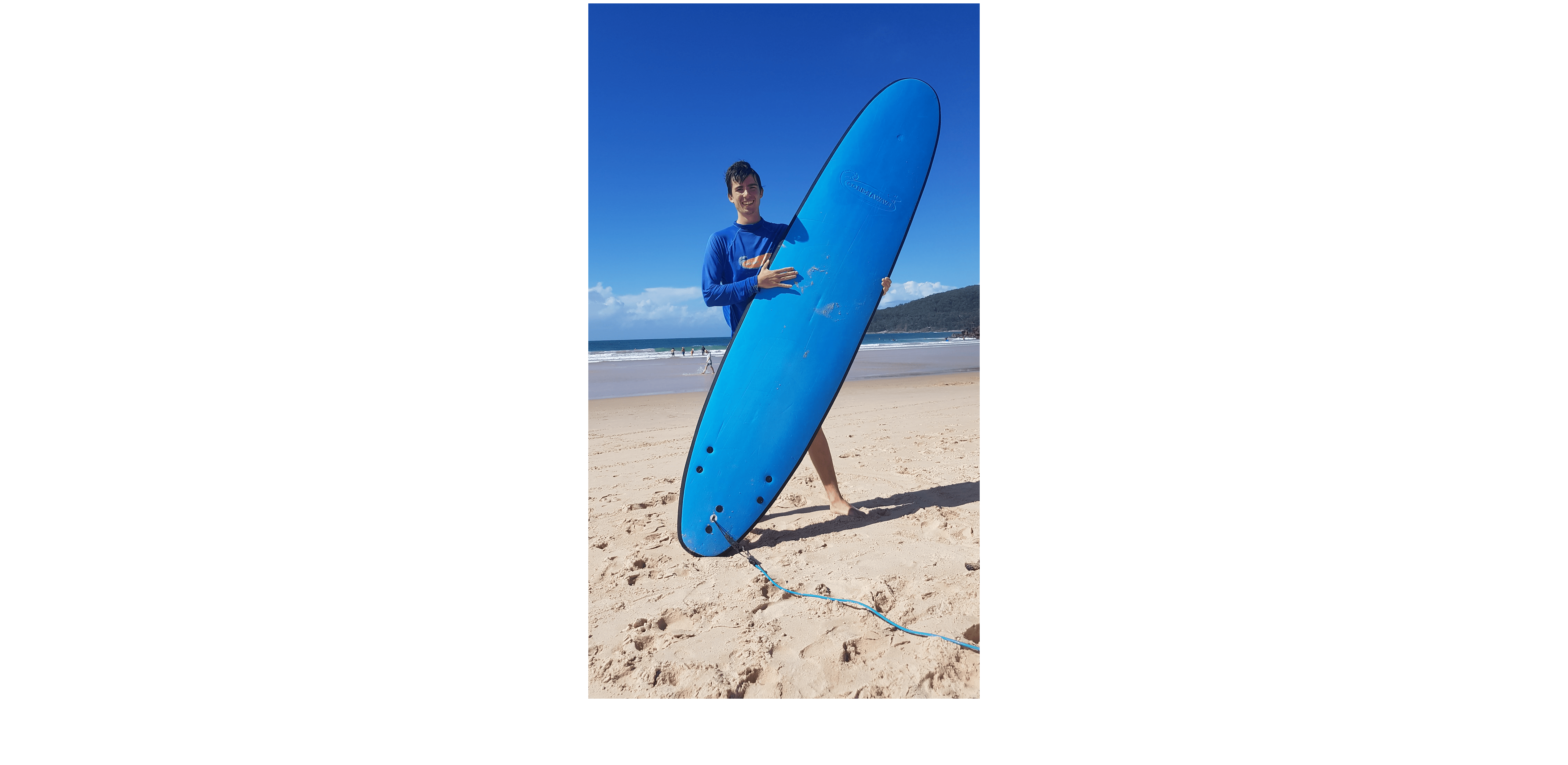 Surfing like a pro at Noosa Beach 🏄